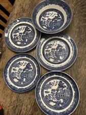 Johnson Bros England Blue Willow 2 Saucers, 2 Bread And Butter Plates ,1 Bowl