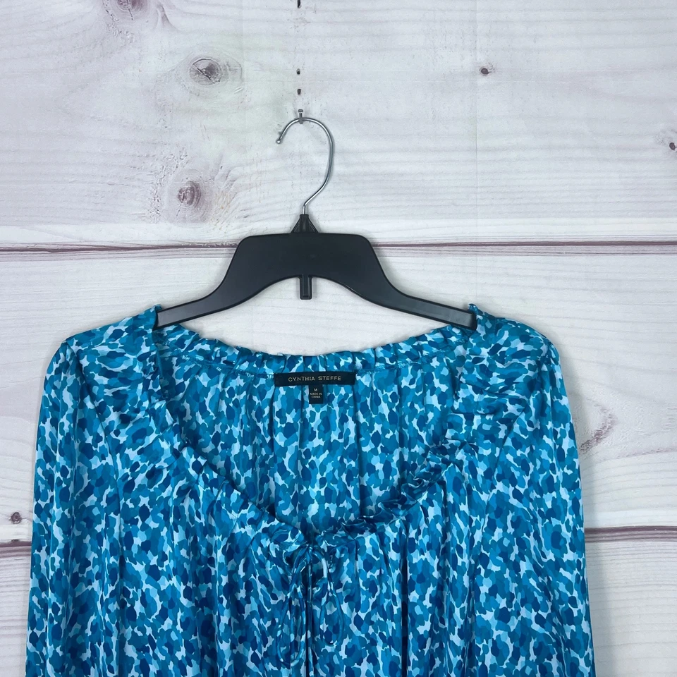 Женская блузка Cynthia Steffe Top M зеленая с атласным принтом эластичная талия галстук-галстук - Изображение 2 из 4