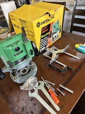 HITACHI MADE IN JAPAN 1/2 ELECTRIC PLUNGE ROUTER TR-12.