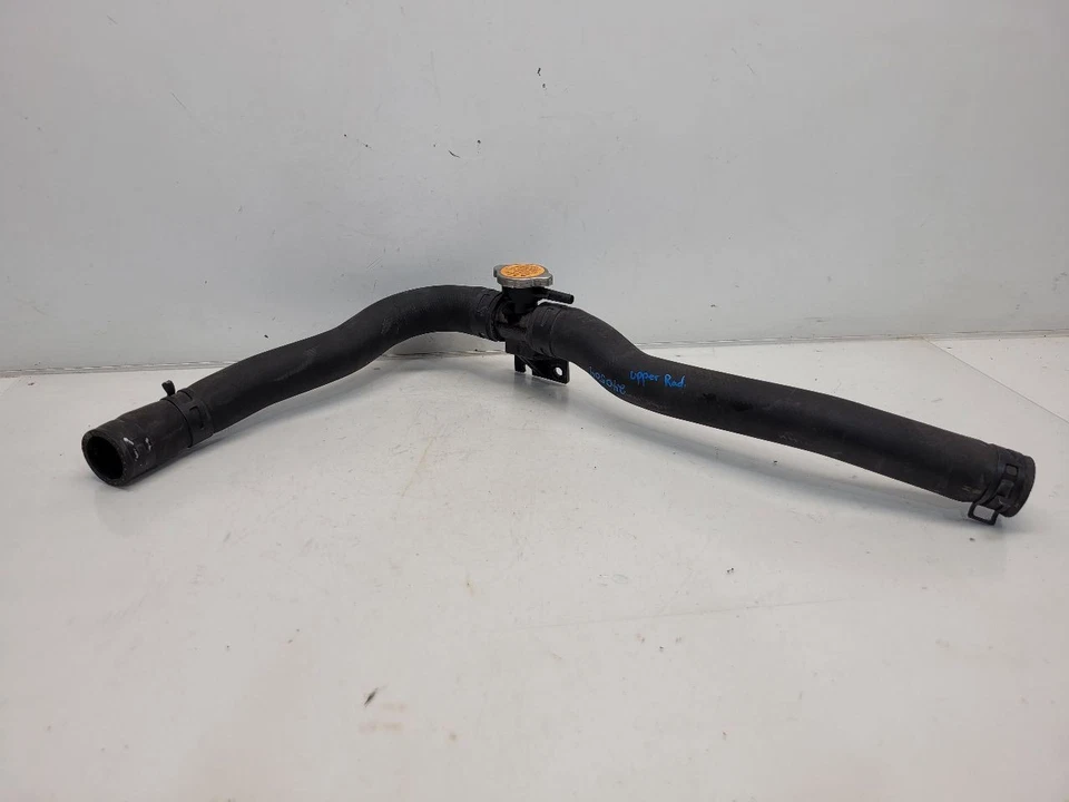 Manguera de radiador superior con tapa Mitsubishi Lancer 2008-15 (2,0 L/turbo) Foto 2 de 4