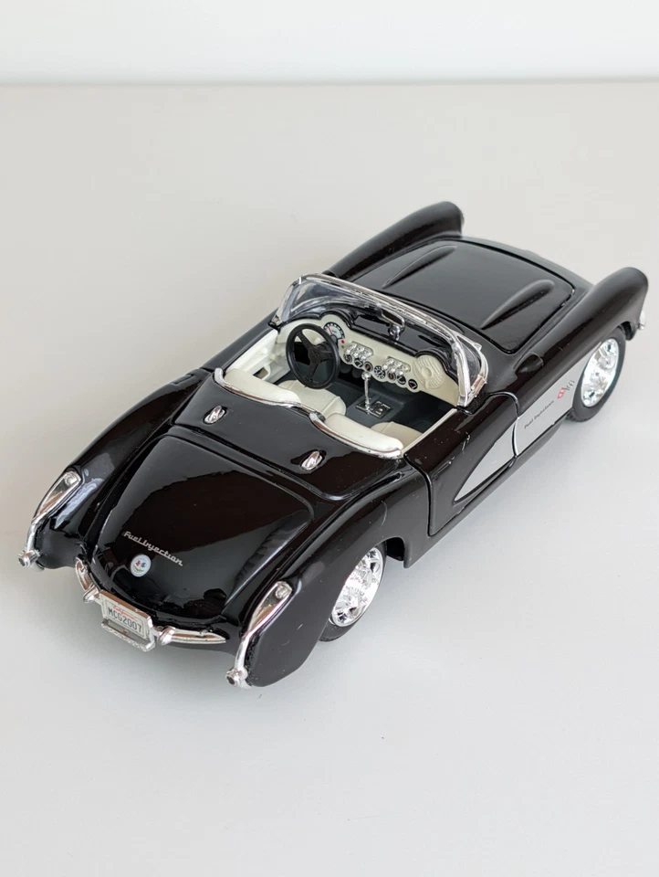 MODELLINO MAISTO 1957 CHEVROLET CORVETTE 1/18 BLACK - Immagine 3 di 4