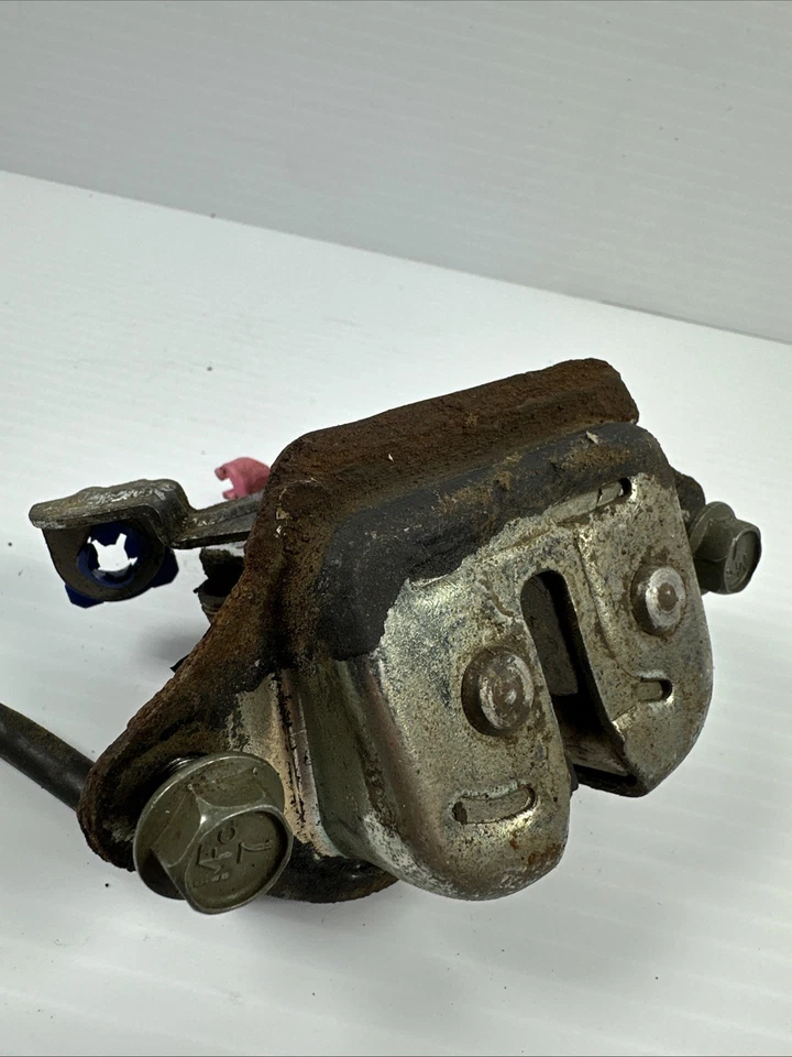 Actuador de bloqueo de pestillo puerta levadiza trasera Nissan Xterra 2000-2005 90500-7Z400 Foto 3 de 4