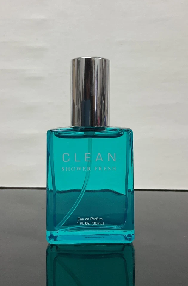 Clean Shower Fresh Eau De Parfum Spray 1.0 Fl Oz / 30 ml. Como en la foto. Foto 2 de 4
