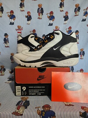 Vintage 1996 Nike Womens Air World Vivo Athletic Shoes Size *READ* 