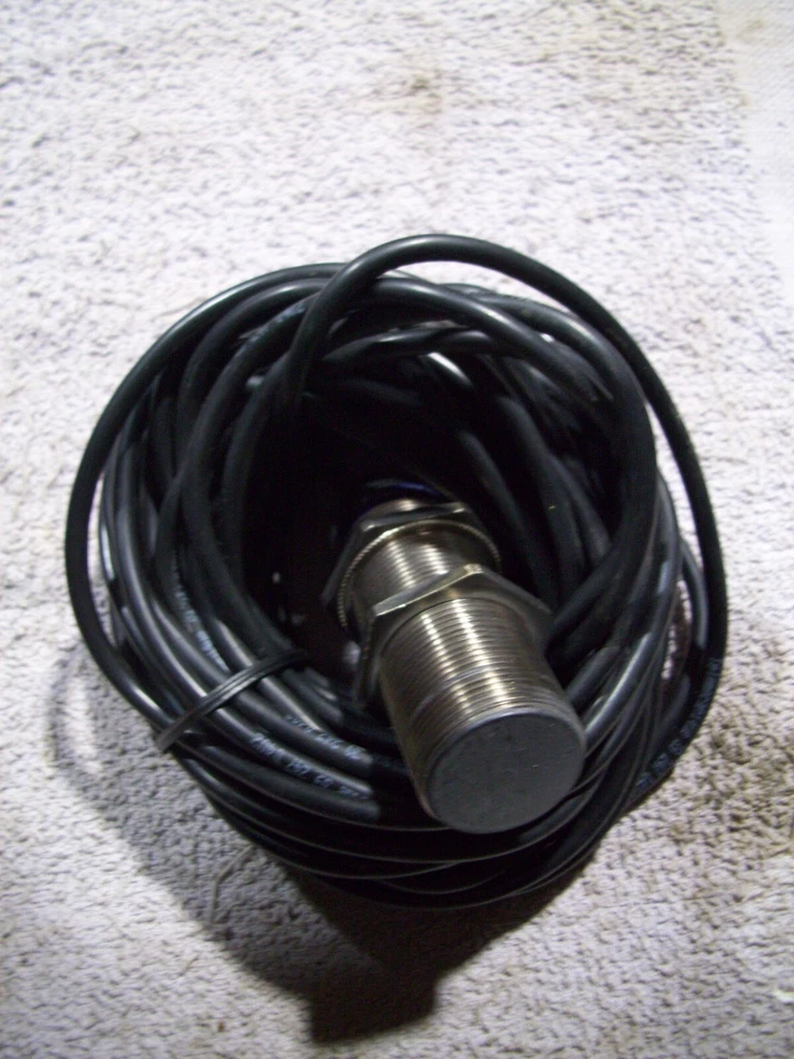 SCHNEIDER ELECTRIC XSA-V12801L10 Proximity Switch 36' cable - Image 2 of 2