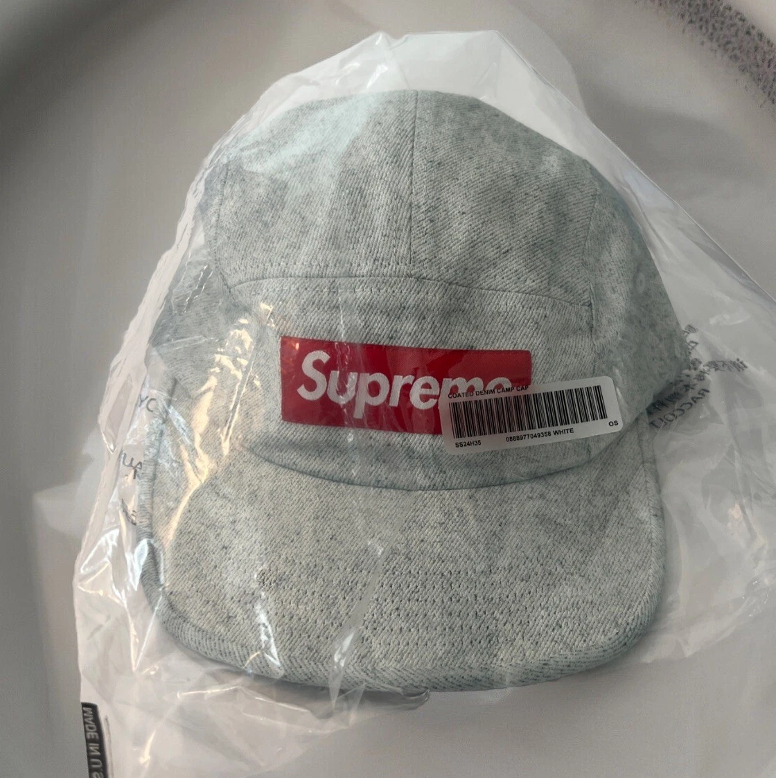 CASQUETTE DE CAMP EN DENIM ENDUIT SUPRÊME OS BLANC SS24 SEMAINE 18 (100% AUTHENTIQUE) NEUVE