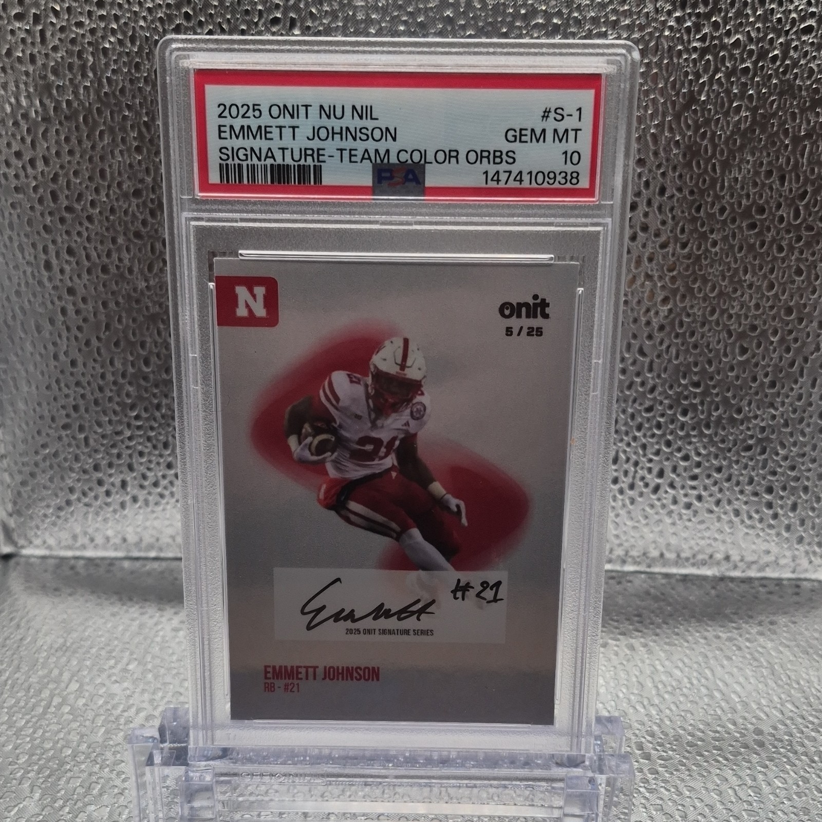 2025 Onit Nebraska NIL Emmett Johnson Signature-Team Color Orbs 5/25 Auto PSA 10
