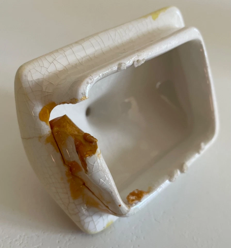 Price Kensington vintage cottage wear teapot has damage to underneath lid - Image 2 of 4