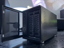 Netgear ReadyNAS Duo HDD RND2000 v2 Network Attached Storage Unit No Hard Drives