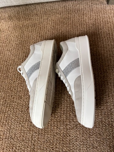 STUART WEITZMAN Leather Sneakers w Suede Trim, glitter, Excellent cond. Size 9 - Picture 5 of 8