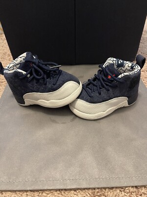 Air Jordan 12 Navy Blue and White Size 5c in GREAT condition