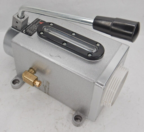 (READ) ouble Outlet Port Oiler Lubricating Y-8 Manual Oil Pump Single 500cc - Bild 3 von 8
