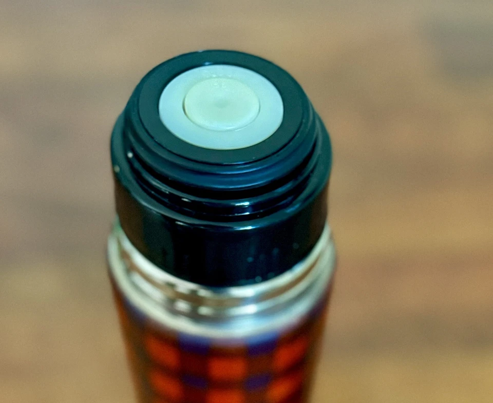 Termo sin marca 40 oz. Botella de bebida de acero inoxidable con aislamiento al vacío King Foto 4 de 4