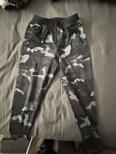 Boys Under Armour Camouflage Loose Fit Jogger Athletic Pants Youth Medium