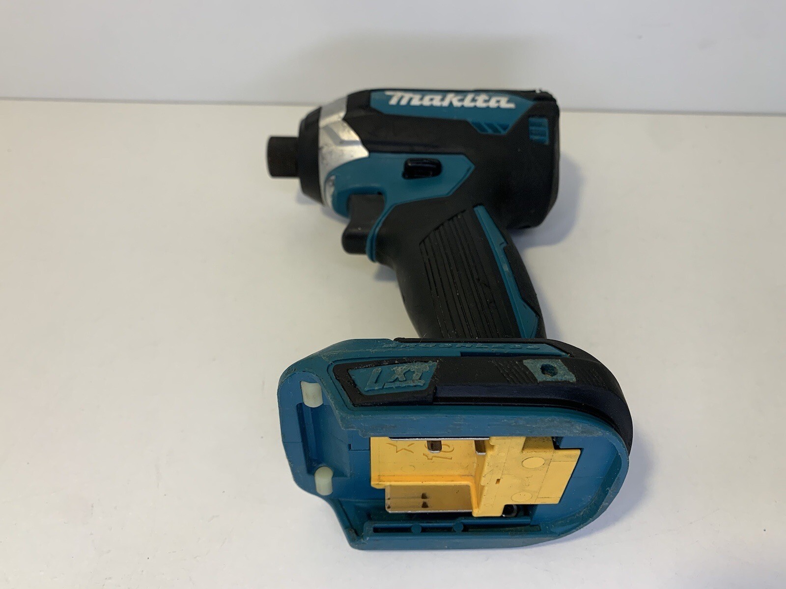 Makita LXT 18v Liion Brushless Cordless Impact Driver DTD153 Body Only