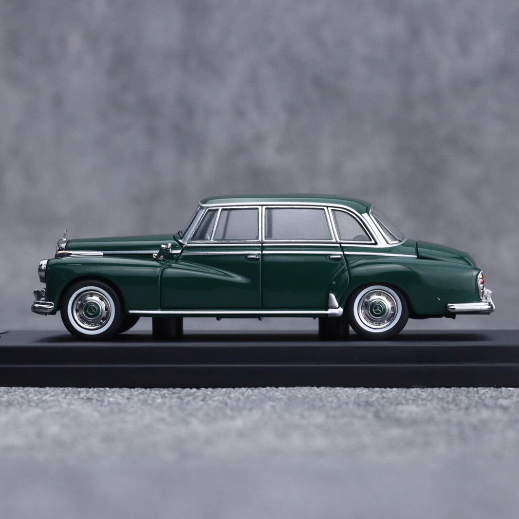 GFCC 1/64 Scale Mercedes-Benz 300D 1959 Green Diecast Car