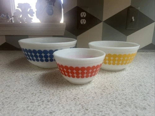 Vintage Pyrex Polka Dot Mixing Bowl Set of 3  401-403