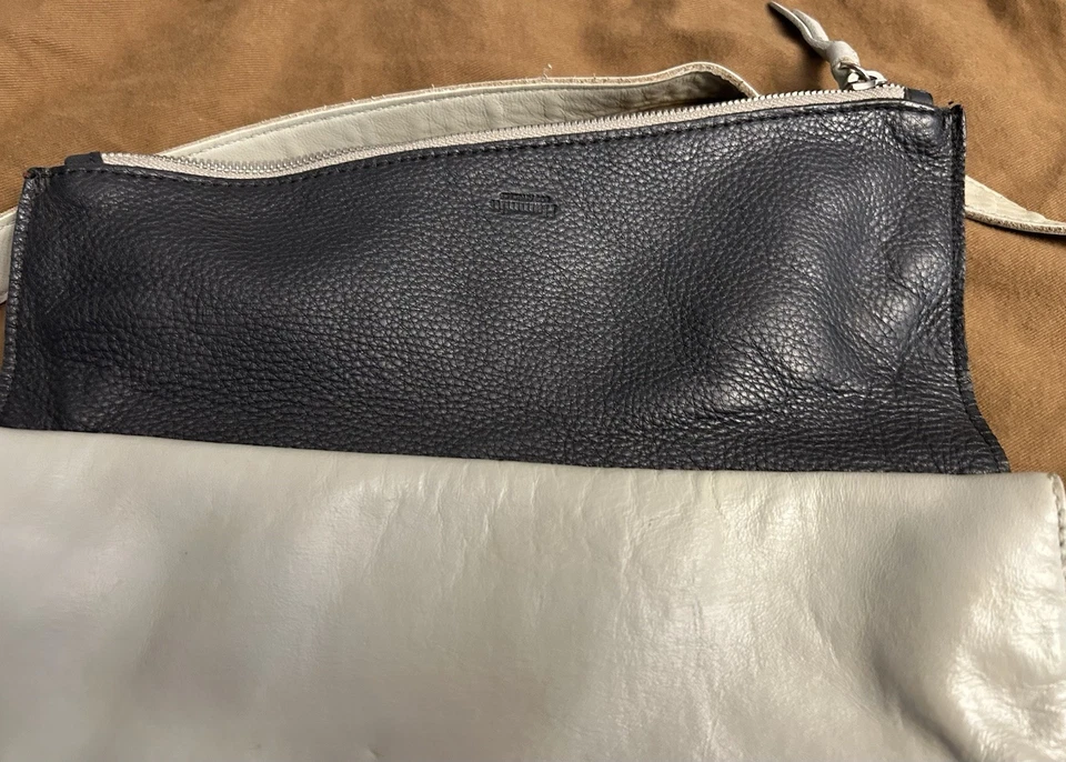 CUERPO BANDOLERA DE CUERO HAMMITT DILLON MEDIANO PRECIO DE VENTA SUGERIDO POR EL FABRICANTE $495 Foto 4 de 4