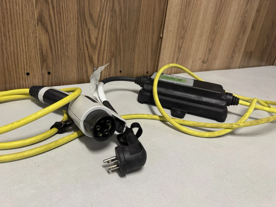 CARGADOR BMW EV APTIV / TIPO 3S / 120V / 1.2KW Foto 3 de 4