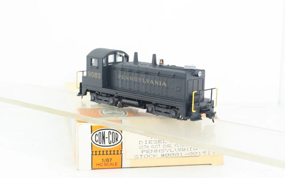 HO Scale Con-Cor / Kato Pennsylvania Railroad SW7 Diesel Switcher Excellent - Image 3 of 4