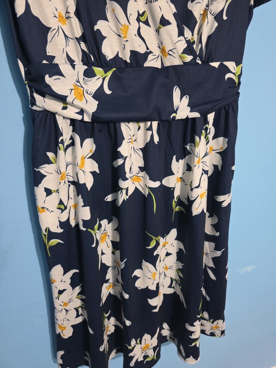 Ouges Ladies Size L V Neck Floral Short Sleeve Dr… - image 2