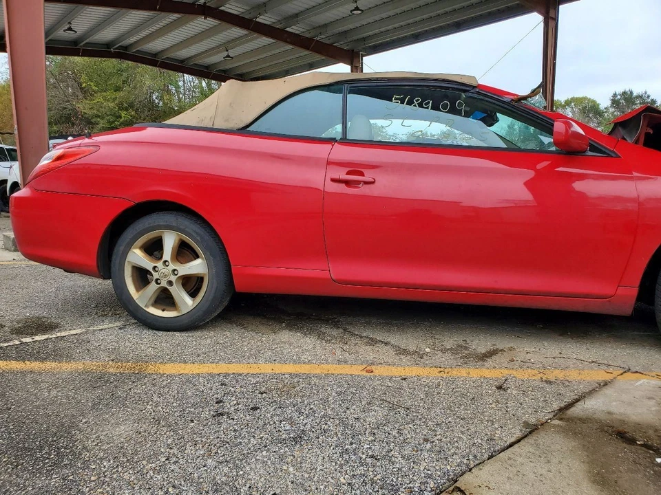 Moldura de panel basculante usada se adapta a: Toyota Solara 2006 grado A Foto 2 de 4