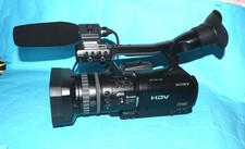 SONY HVR-V1P DIGITAL HD VIDEO CAMERA-RECORDER - THREE BATTERIES PLUS ACCESSORIES
