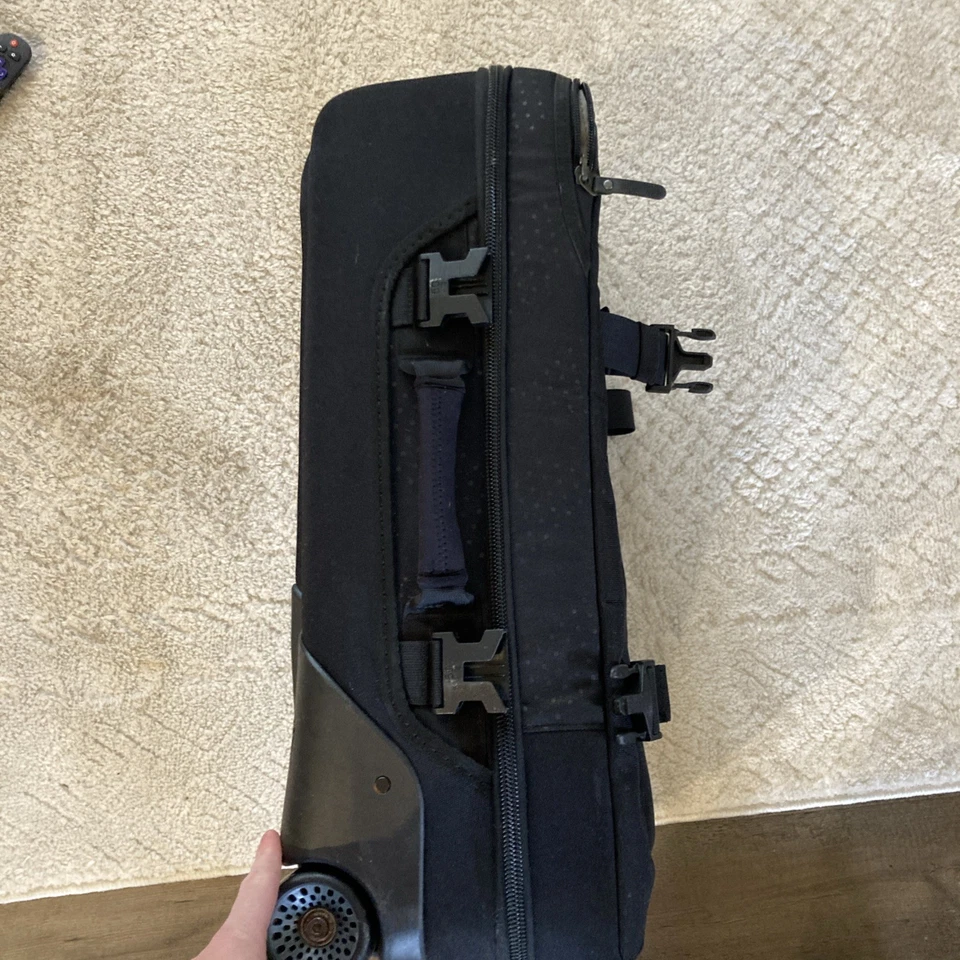 Nike Fiftyone49 Cordura Luggage Roller 22” Wheeled Carry On Suitcase Black - Image 4 of 4