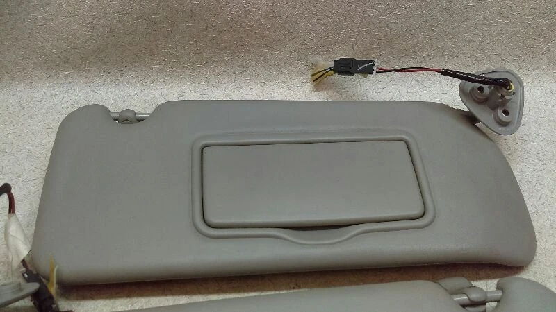 Пара солнцезащитных козырьков L & R серые подходят для 04–09 CADILLAC SRX Z-32/171140 - Изображение 2 из 4