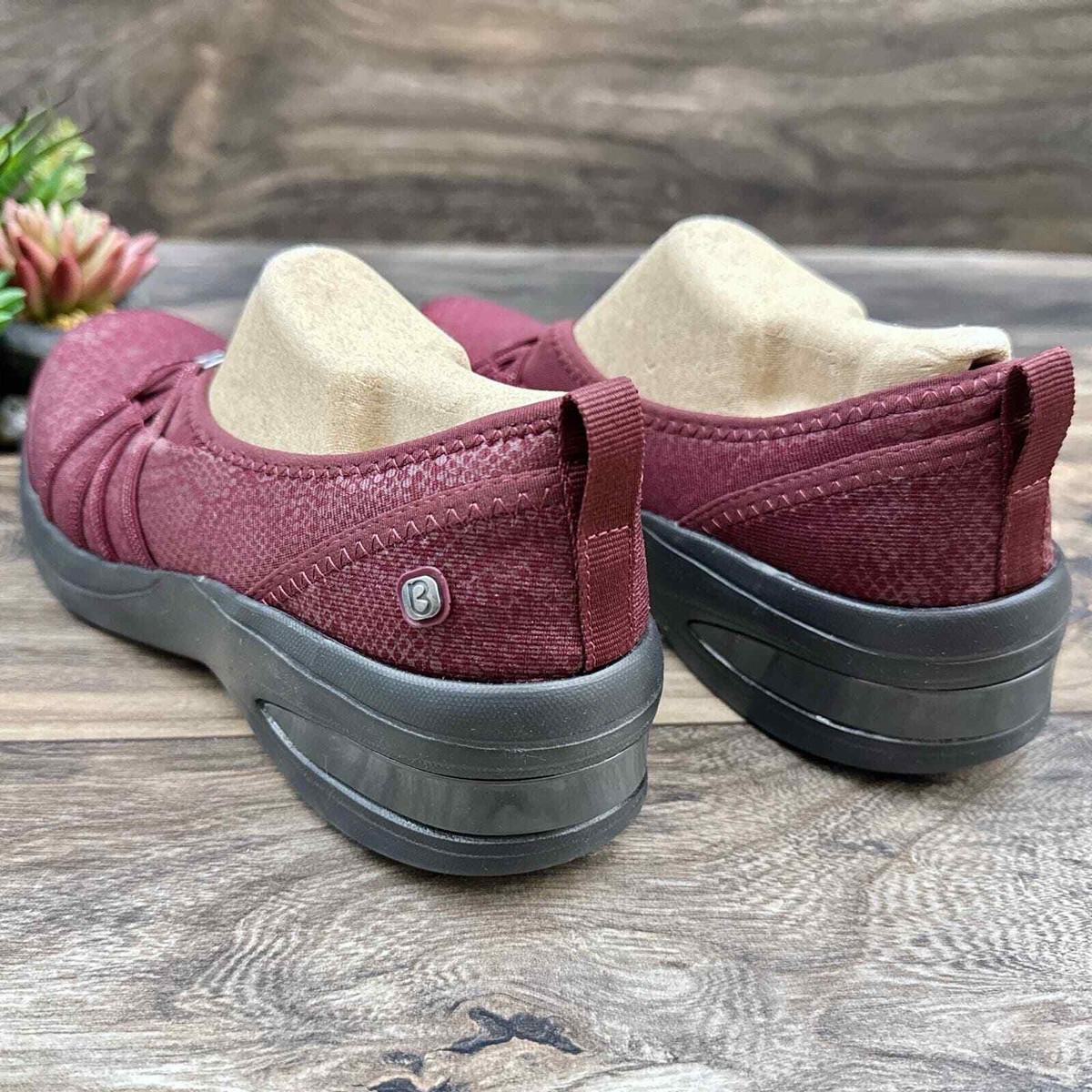 NIB Bzees Rosie 8M Comfort Slip On Shoes Flats Loafers Wine  display picture 1