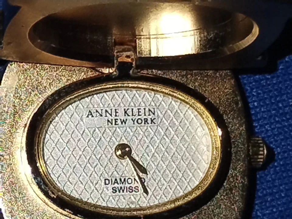 Vintage Anne Klein Diamond Swiss Covered Ladies Watch ** New Battery Runs Great* - Image 4 of 4