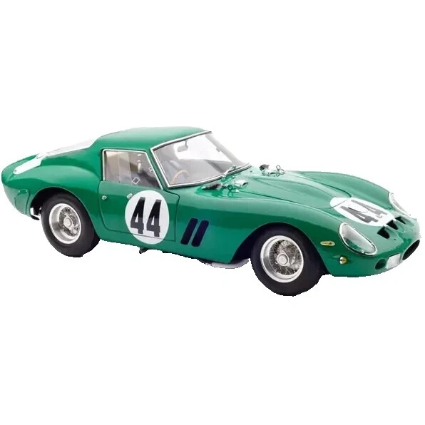 CMC 1:18 autos de carrera diecast