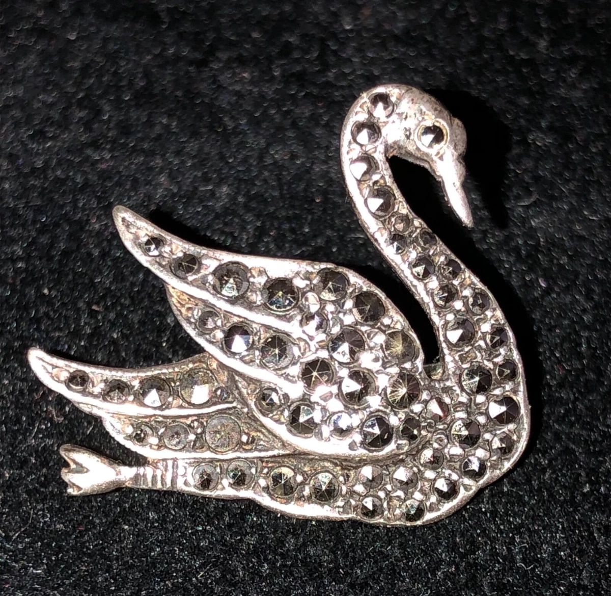 Fine Silver And Marcasite Detailed Swan Brooch 2.4 cm