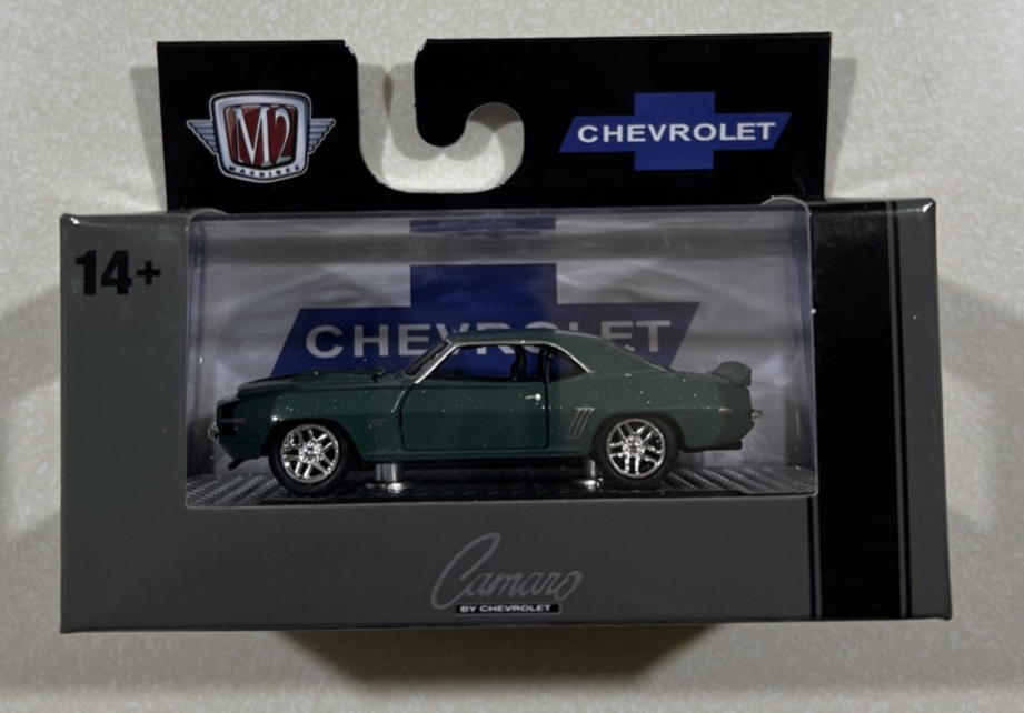 M2 シボレー C60 ムーンアイズトレーラーブラックとカマロRSブラックセット Amazon | M2 MACHINES 1:64SCALE MOONEYES (CHASE CAR) M2