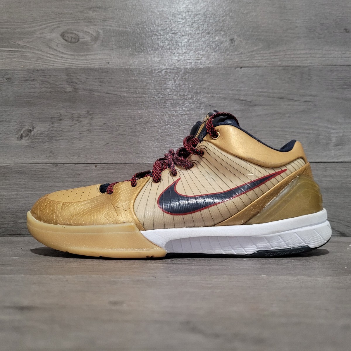 2009 Zoom Kobe 4 Gold Medal men's size 9.5 nike og 2009 344335-141