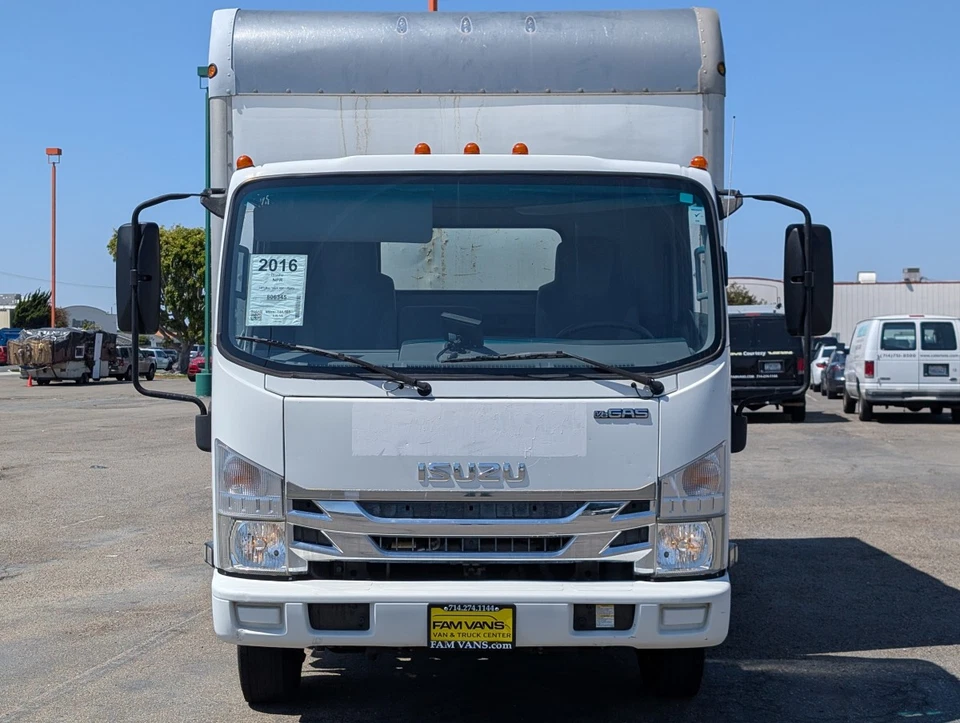 Camión de carga Isuzu NPR 2016 14 FT GAS Foto 3 de 4