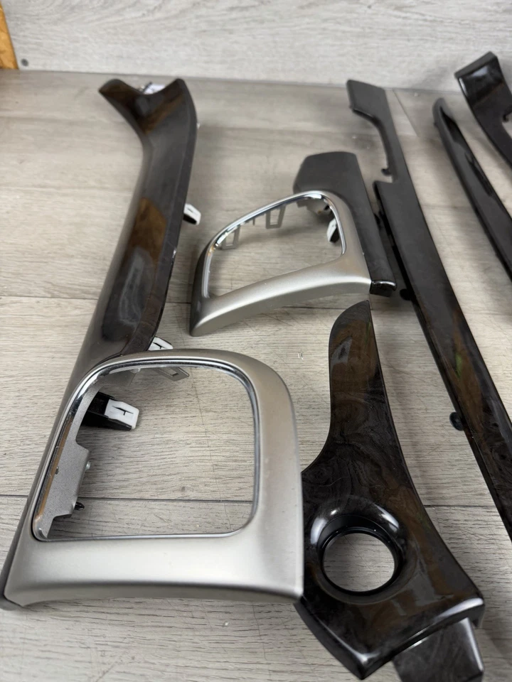 Jeep Grand Cherokee 2011-2021 juego de paneles de ventilación de tablero de madera oscura Foto 2 de 4