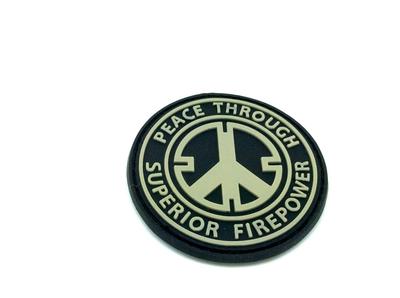 Peace Through Superior Firepower PVC Airsoft Patch schwarz