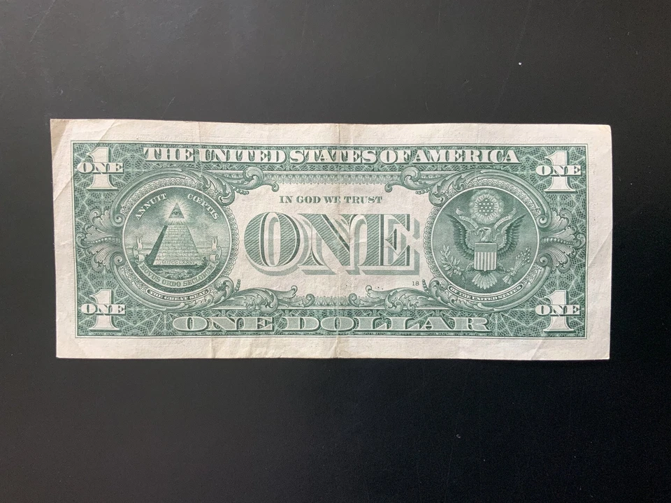 2017 $1 DOLLAR BILL I20111949A Serial number with 2years 2011 and 1949 - Image 2 of 4