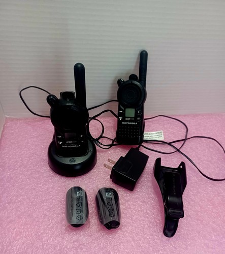 2 MOTOROLA CLS1110 UHF 2-DROŻNE RADIO WALKIE TALKIE z bateriami i 1 Chgr & Ac.adap - Zdjęcie 3 z 24