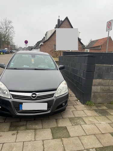 Opel Astra Benzin - Bild 1 von 8