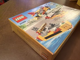LEGO Creator 31029 New 132 pcs Cargo Heli 3 in 1 Helicopter Airplane Boat Sealed