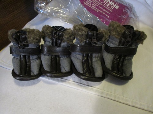 PETRAGEOUS DESIGN Cheyenne Booties Faux Suede w/Sherpa Lining Zipper Close Small