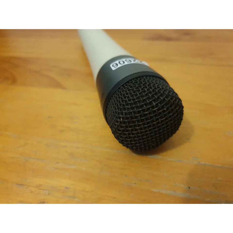 Microsoft Xbox 360 1380 Wireless Microphone White Handheld for Gaming Console - Image 3 of 4