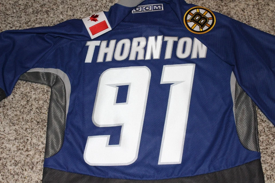 Nueva con etiquetas Camiseta Joe Thornton 2002 NHL All Star Game CCM Medium Bruins Sharks Cosida NUEVA Foto 2 de 4