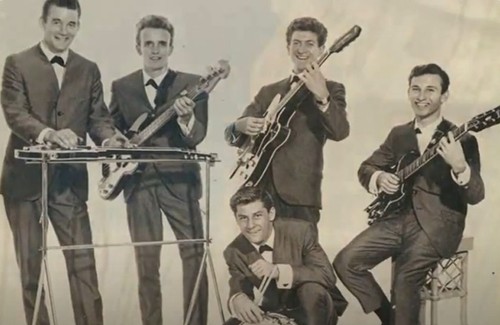 1963 OZ SURF INSTRUMENTAL THE RENEGADES *KAHUNA /HOT SANDS* OZ RCA 7"45 EX VINYL - Picture 5 of 6