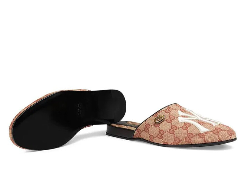 Gucci x NY Yankees GG Supreme Canvas Mules Slippers 537089 Gucci x NY Yankees GG Supreme Canvas Mules Slippers 537089