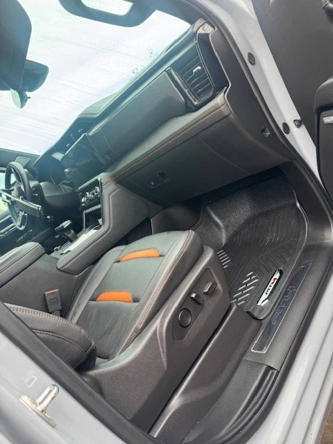 GMC Sierra 1500 K1500 AT4 2024 Foto 2 de 4