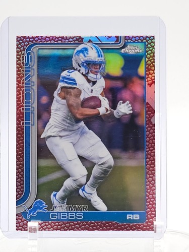 JAHMYR GIBBS 2025 TOPPS CHROME FOOTBALL REFRACTOR #101 DETROIT LIONS Q3217
