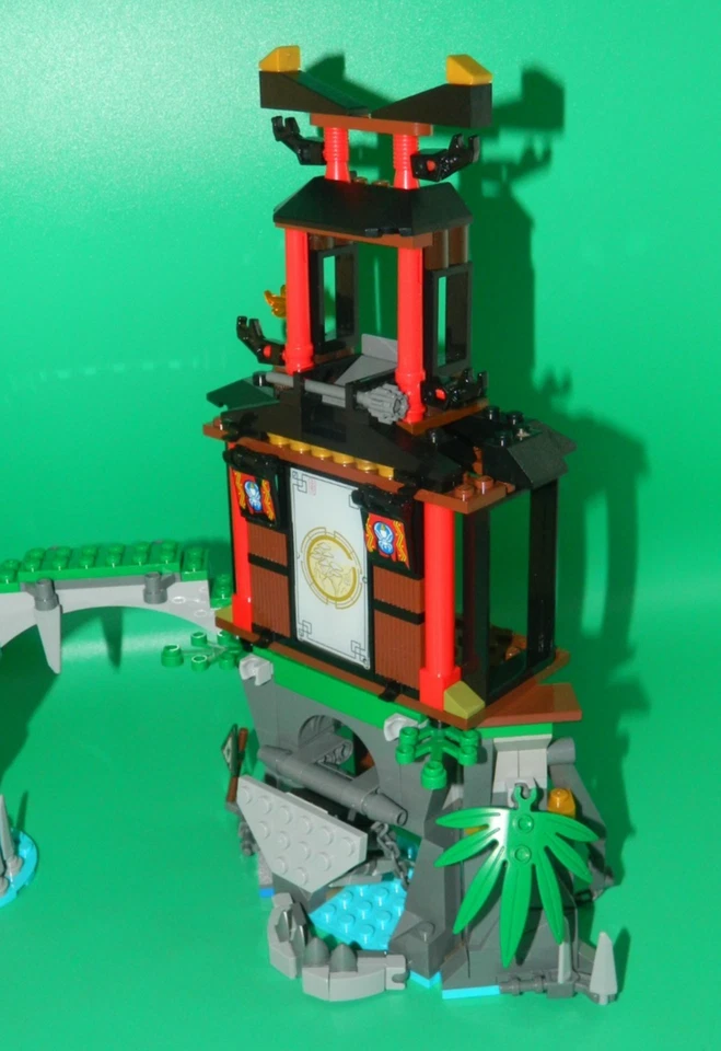 LEGO Ninjago 70604 Tiger Widow Island, photo 2 of 5